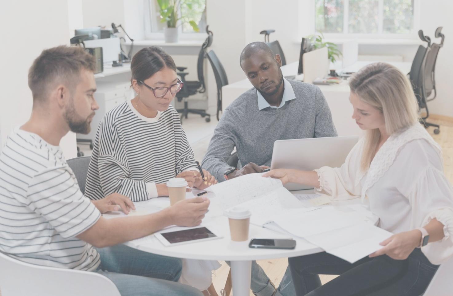 Professionelle Analysewerkzeuge für fundamentale Finanzanalyse bei lycorivantos